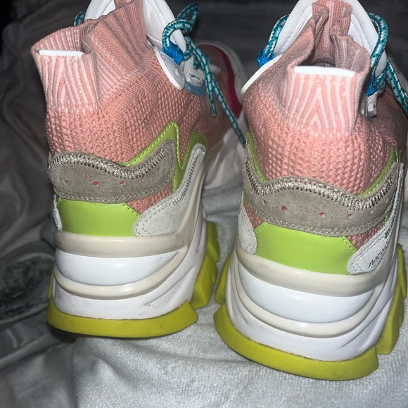 MONCLER
Mesh Panel High-Top Sneakers 7 - Picture 4 of 5